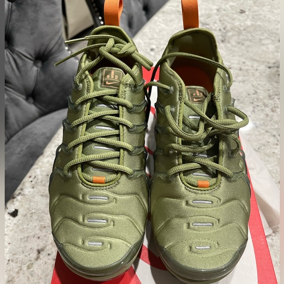 Nike Shoes - Nike new air max vapor max plus size 7 1/2 women’s.  Green in color.